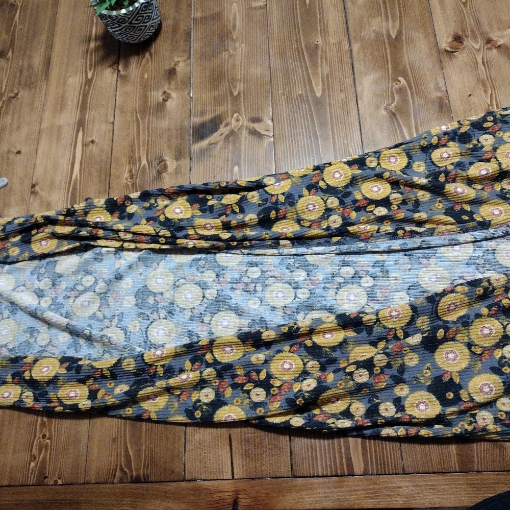 Long LuLaRoe sunflower cardigan vest